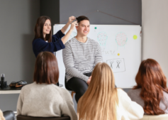 Apprentis en période d'examen, ce qui dit la règlementation